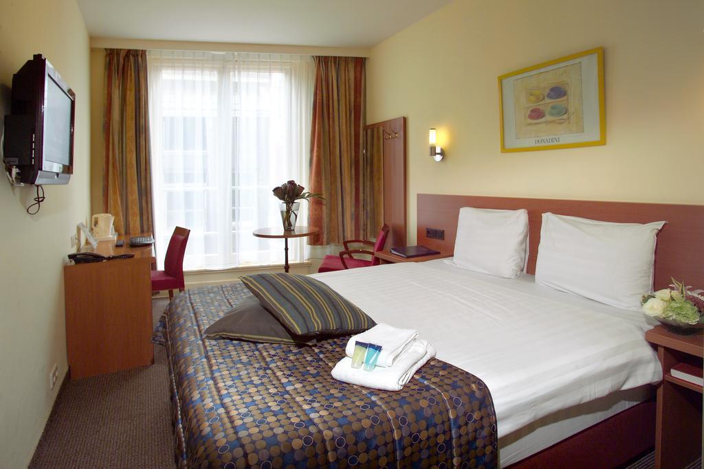 Xo Hotels City Centre Амстердам Экстерьер фото